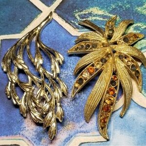 2 Vintage Brooches For Repair upcycle repurpose craft Leaf leaves